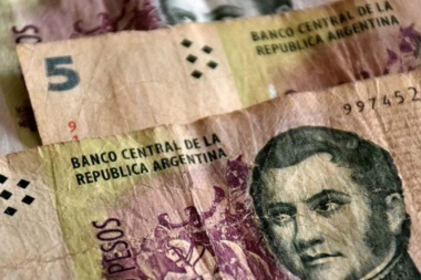 Postergan por 30 días la salida de circulación del billete de 5 pesos