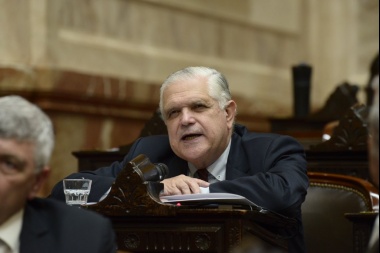 López Murphy le respondió a Milei que los problemas del país no se resuelven "coqueteando con los K"