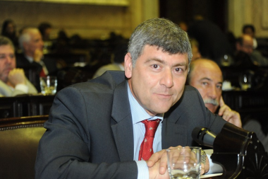 Buryaile afirmó que la UCR está dispuesta a dar quórum para tratar el acuerdo con el FMI