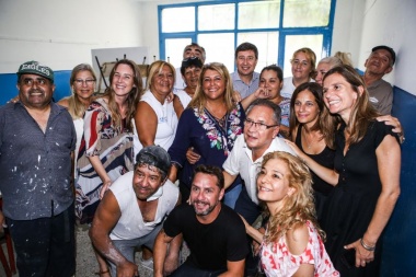 Vila y Raverta recorrieron escuelas de Ituzaingó que están siendo refaccionadas por cooperativistas de la economía popular
