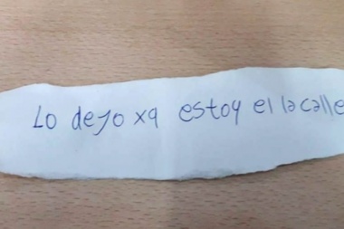 Encontraron a la madre que abandonó un bebé con una nota