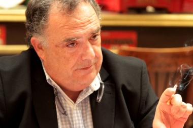 Para Eduardo Valdés, "Monseñor Aguer es un patotero eclesiástico"