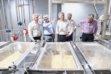 Kicillof: "Hay que revertir el modelo de desindustrialización del macrismo"