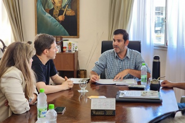 El intendente de Dolores recibió al ministro de Producción para impulsar el desarrollo turístico local y el parque industrial
