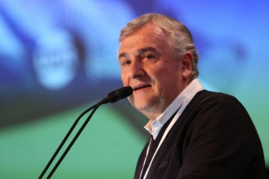 En medio de protestas, Morales aseguró que "los violentos no le van a torcer el brazo"