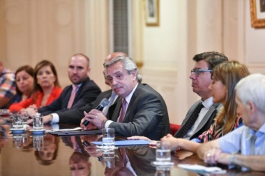 Oficializan la suba del salario mínimo en un 45 por ciento en 4 tramos