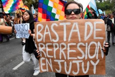 Las dos CTA y sectores de CGT marchan a la Casa de la provincia de Jujuy tras la violenta represión