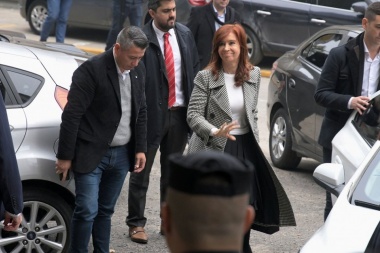 La Unidad de Información Financiera no apeló el sobreseimiento de Cristina Fernández