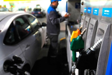 El Gobierno oficializó el congelamiento de precios de los combustibles por tres meses