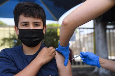 La provincia vacunará a niños y niñas contra la Covid-19 en 2.600 escuelas