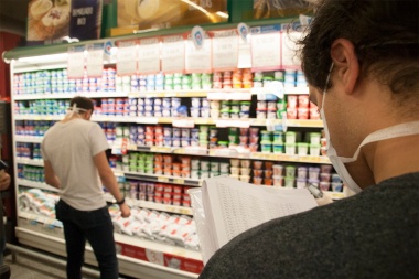 Funcionarios del Ministerio de Producción fiscalizaron precios en supermercados
