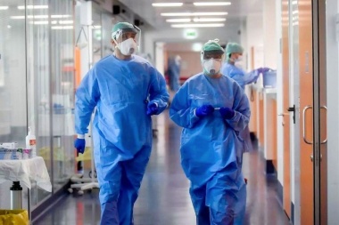 Proponen un bono para médicos que estén en la primera línea de batalla contra el Covid-19