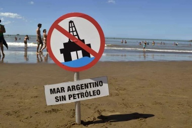 Atlanticazo: movilizan en contra de la actividad petrolera en Mar del Plata