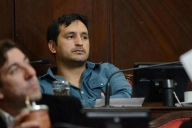 A pesar de la denuncia de abuso, el senador Jorge Romero mantiene su banca