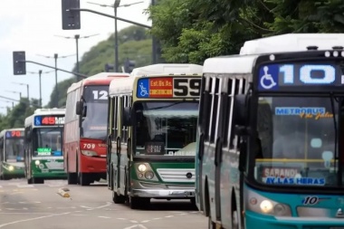 Empresas de colectivos continúan con "el servicio reducido"