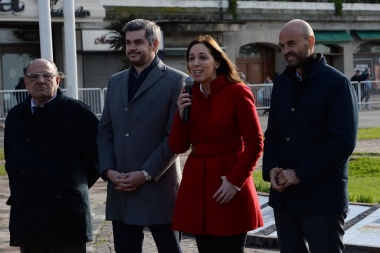 Vidal, Peña y Dietrich  presentaron el metrobús en Mar del Plata