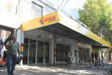 Por la balacera al supermercado de Rocuzzo, el intendente de Rosario responsabilizó a las fuerzas de seguridad