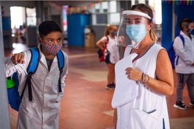 Habilitan la vacunación libre de terceras dosis para docentes y mayores de 50 años