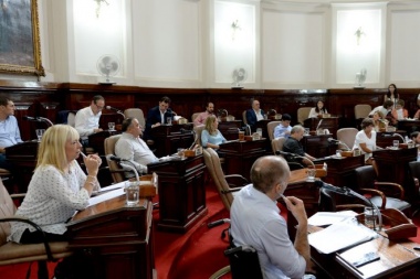 Se calienta la sesión por la rendición de cuentas del Municipio