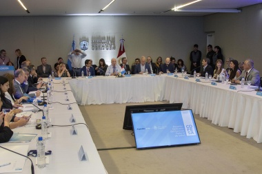 Postergar la aplicación de la segunda dosis para vacunar más población