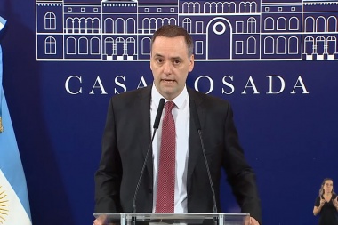 Adorni advirtió sobre "una hiperinflación" pero dijo que el Gobierno "tiene la decisión de evitarla"