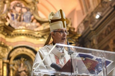 Fernández y el arzobispo Poli encabezaron el primer Tedeum virtual de la historia