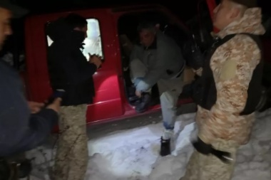 Rescate en Bariloche: pasaron dos noches en una camioneta con 70 centímetros de nieve