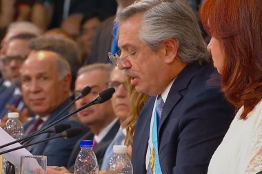 El Presidente dijo que se cumplirá "en tiempo y forma" el plan de vacunas