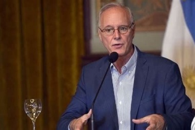 Gollan afirmó que todas las vacunas aplicadas en el país "son eficientes, incluso para la variante Delta"