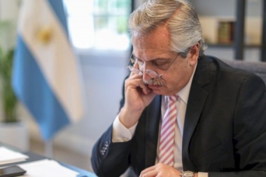 Fernández formalizó la designación de diez jueces y tres defensores públicos oficiales