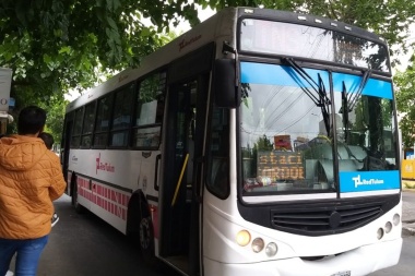 El Gobierno busca desactivar el paro general del transporte