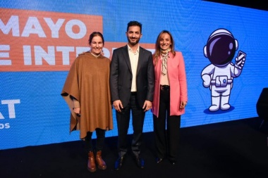 Tombolini y Malena Galmarini celebraron en ARSAT junto a estudiantes y emprendedores del mundo tecnológico de Tigre el día de internet