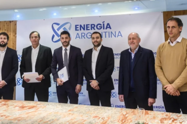 El Gobierno firmó el contrato para la provisión de cañerías para el Gasoducto Néstor Kirchner