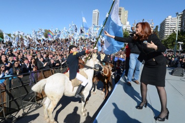 Cristina Fernández participará en un plenario de la CTA