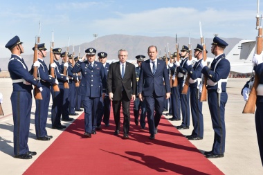 Fernández y Boric encabezan el acto por los 205 años de la Batalla de Maipú