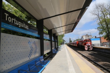 Alberto encabeza el acto de inauguración de la renovada estación Tortuguitas