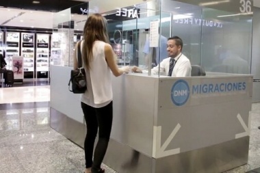 La Aduana revisará a los pasajeros que regresen al país con más valijas de las que se fueron