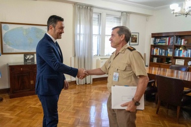 Petri se reunió con los jefes de las FFAA para "poner en valor nuestro sistema" de Defensa