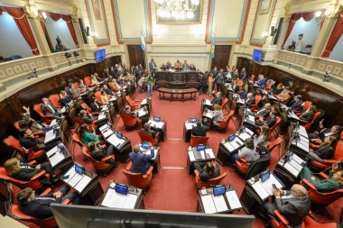 Con el voto de Magario, el Senado aprobó el regreso de las reelecciones indefinidas