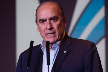 Francos deslizó que el Gobierno podría postergar la firma del Pacto de Mayo a la espera de la sanción de la Ley Bases