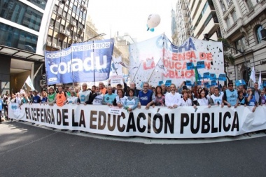 Universitarios paran hoy tras la ratificación del veto a la ley de Financiamiento del sector