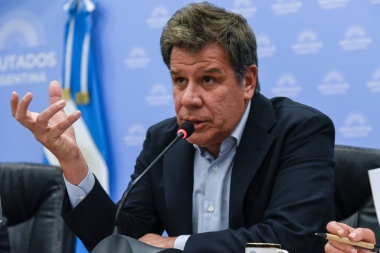 Facundo Manes declinó su precandidatura presidencial por la UCR, a pocas horas del cierre de listas