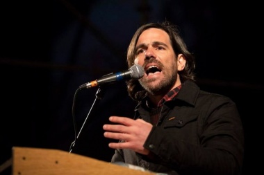 Del Caño afirmó que el voto a la izquierda "es una expresión de quienes no se resignan"