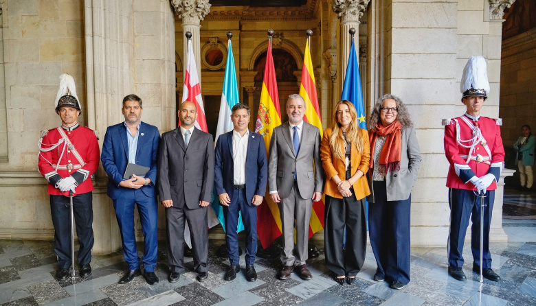 Kicillof, desde España: "Se ve un desplome de la economía argentina"