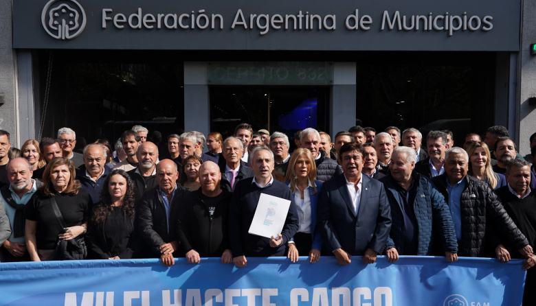 Intendentes bonaerenses le llevaron a Pettovello su reclamo por fondos para alimentos
