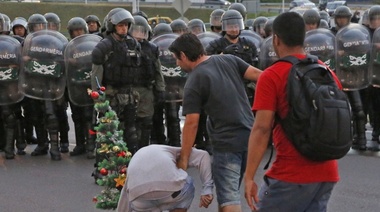 Ezeiza: vuelven a reprimir a los trabajadores de Cresta Roja