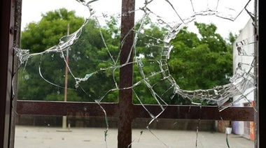 Otra vez destrozos en una escuela pública