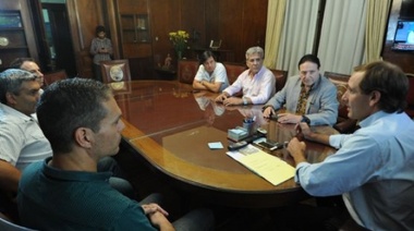 Garro se comprometió con los gremios de estatales a reevaluar 500 contratos