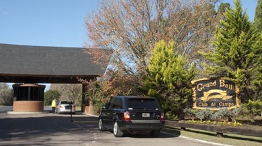 Delincuentes armados ingresaron a la casa del Intendente Julio Garro