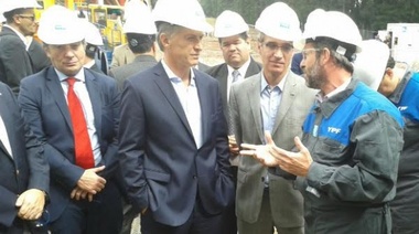 Mauricio Macri de recorrida por YPF